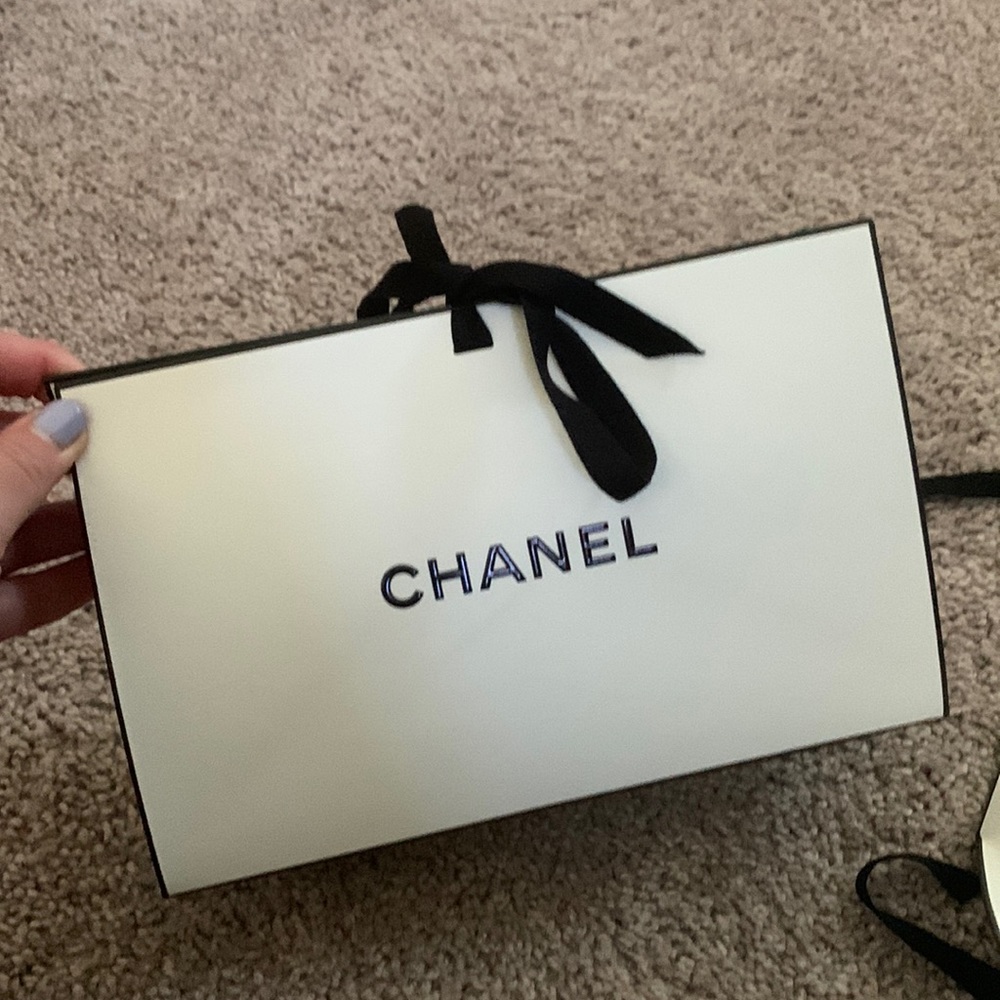 CHANEL gift box